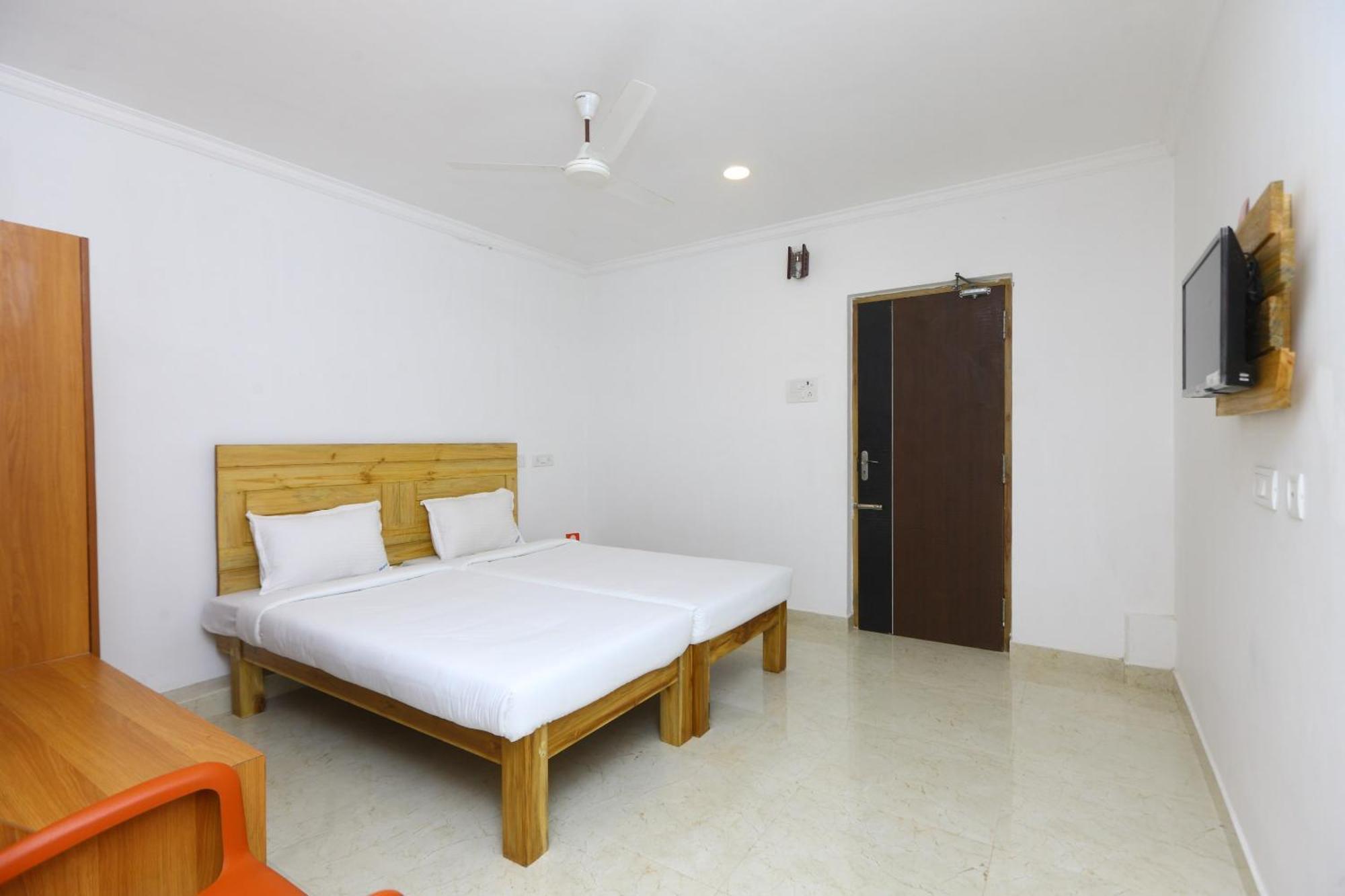 OYO 9373 Pondy Bazaar Hotel Madras Buitenkant foto