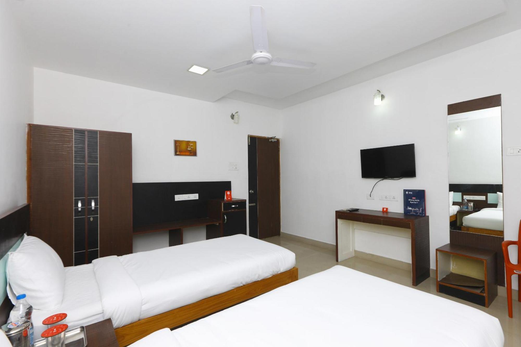 OYO 9373 Pondy Bazaar Hotel Madras Buitenkant foto