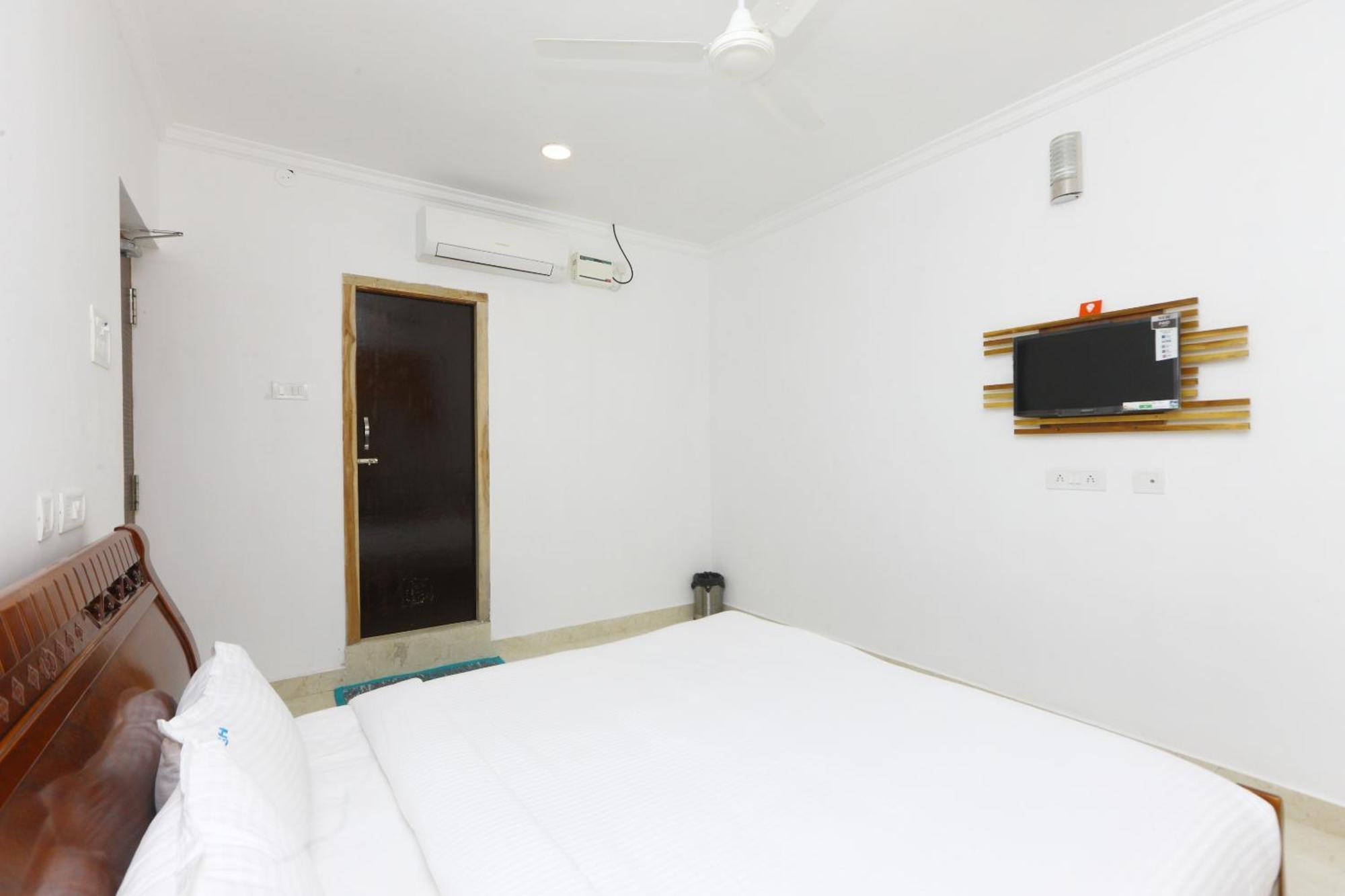 OYO 9373 Pondy Bazaar Hotel Madras Buitenkant foto