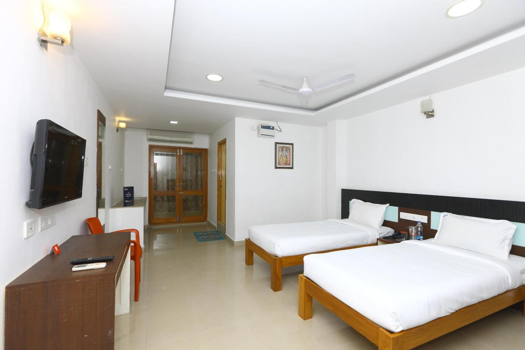 OYO 9373 Pondy Bazaar Hotel Madras Buitenkant foto